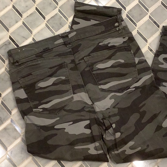 Wit & Wisdom⭐️FINAL markdown - Picture 3 of 3